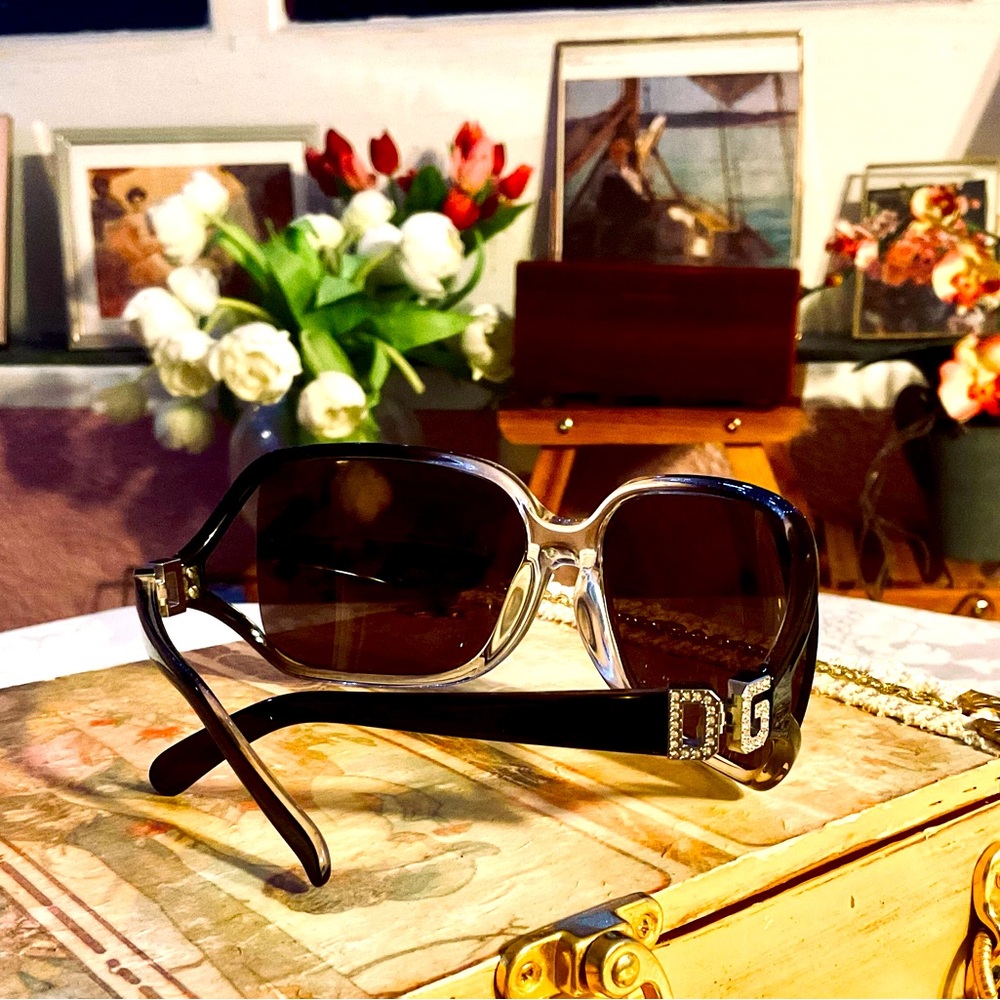 DOLCE & GABANNA SUNGLASSES